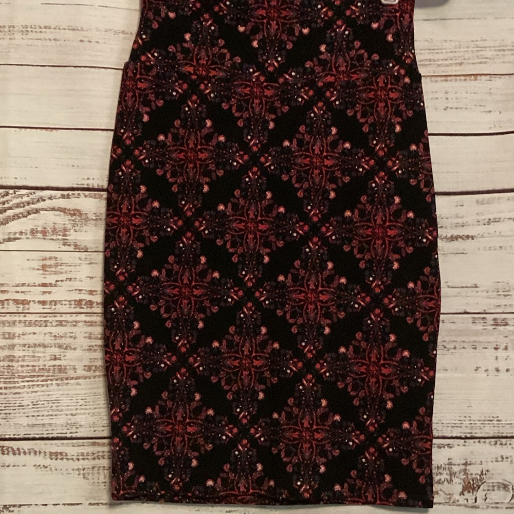 LuLaRoe Black and Red Floral Cassie Pencil Skirt